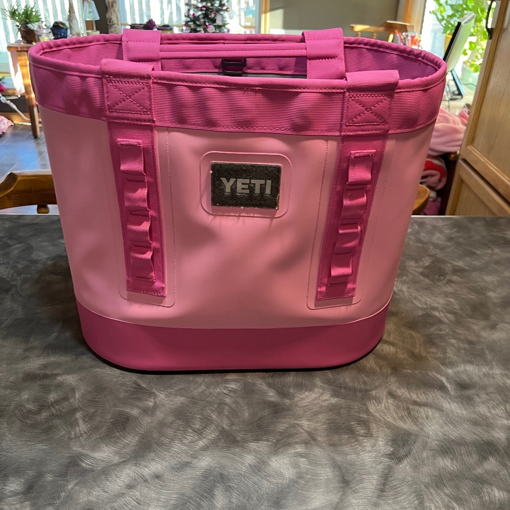 Yeti Camino Carryall 35